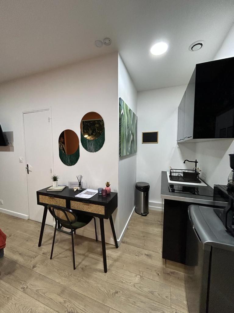 Stylish Modern Studio Apartment Paris Eksteriør billede