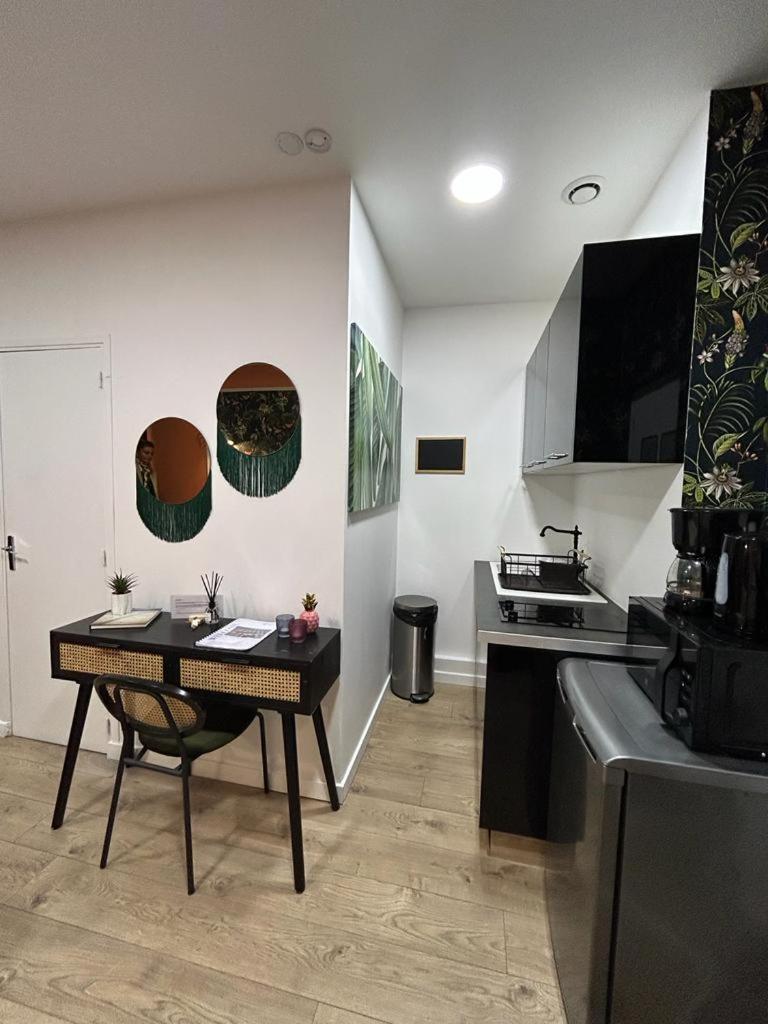 Stylish Modern Studio Apartment Paris Eksteriør billede