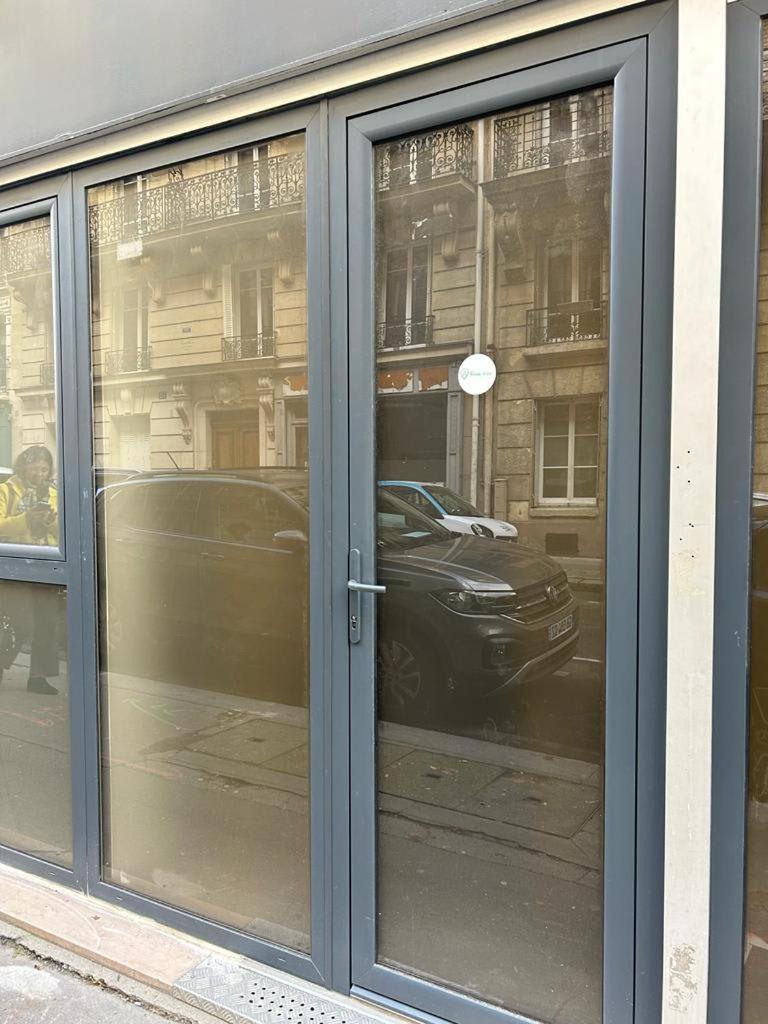 Stylish Modern Studio Apartment Paris Eksteriør billede